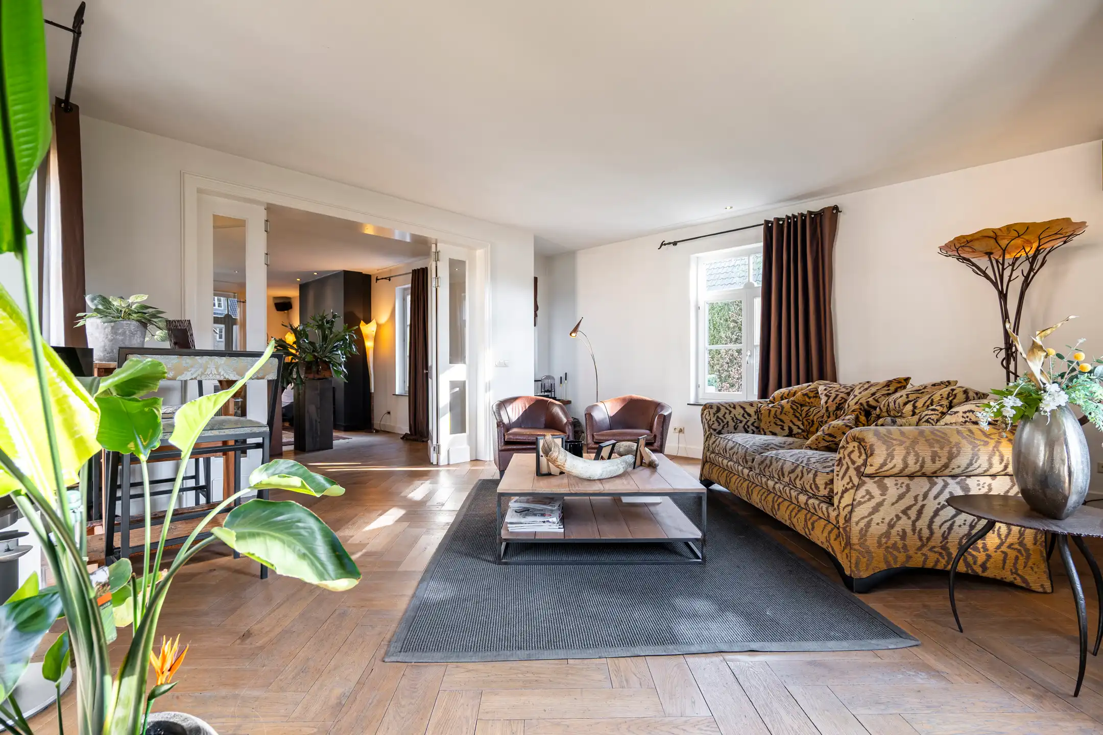 Luxe  villa met een oppervlakte van 475m²  op 1.383m² grond. foto 8