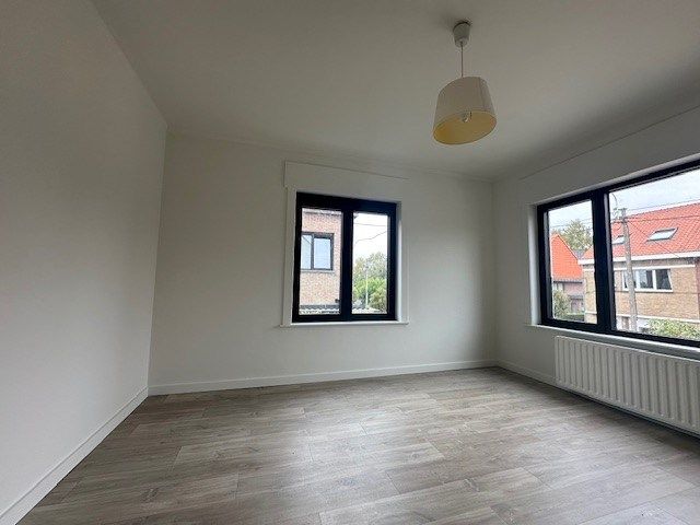 Ruime, gezellige woning met groene tuin op wandelafstand van het station van De Pinte foto 8