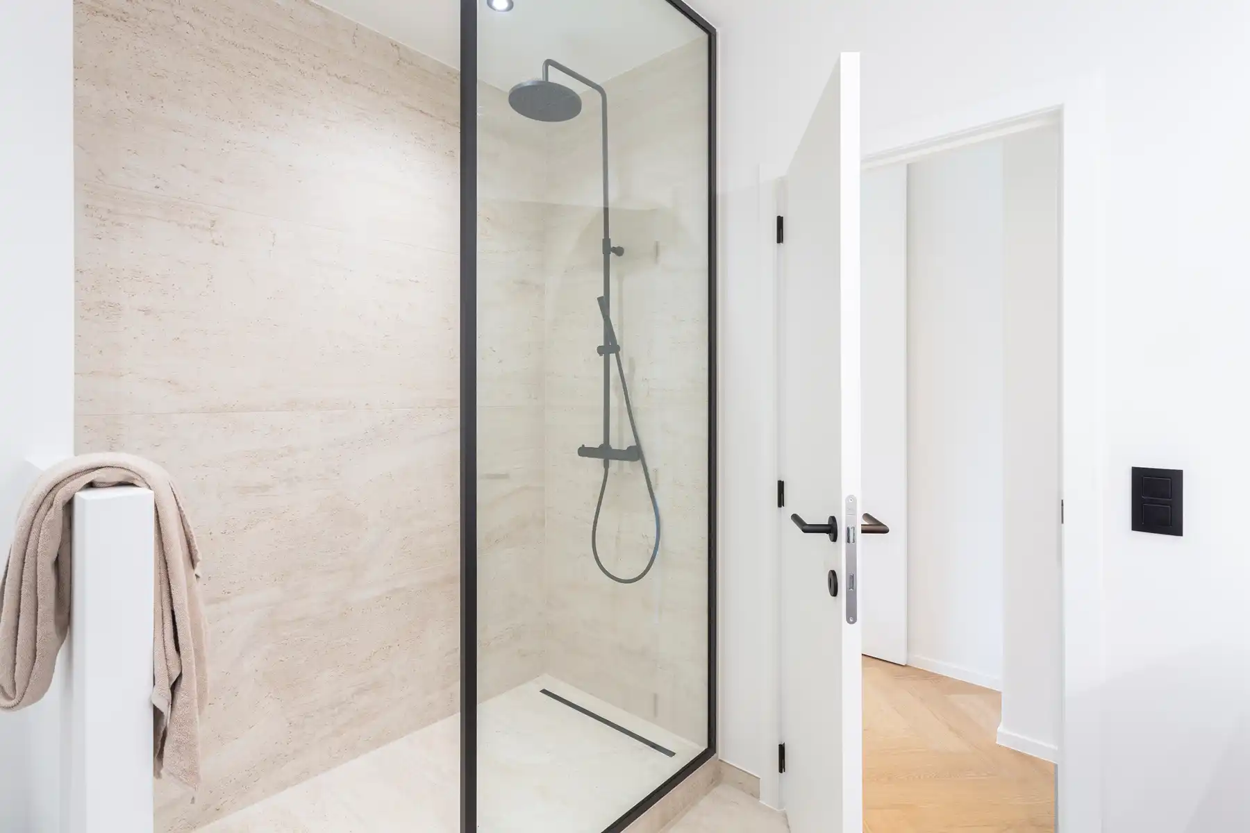 Totaalrenovatie 2 slaapkamers en toffe buitenruimte foto 9