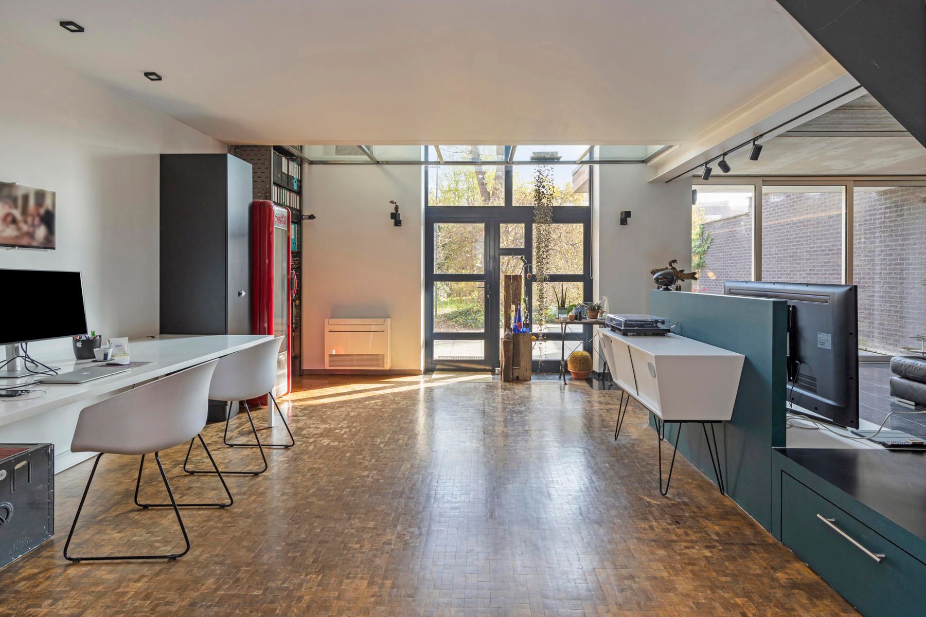 Prachtige woning met grote tuin foto 8