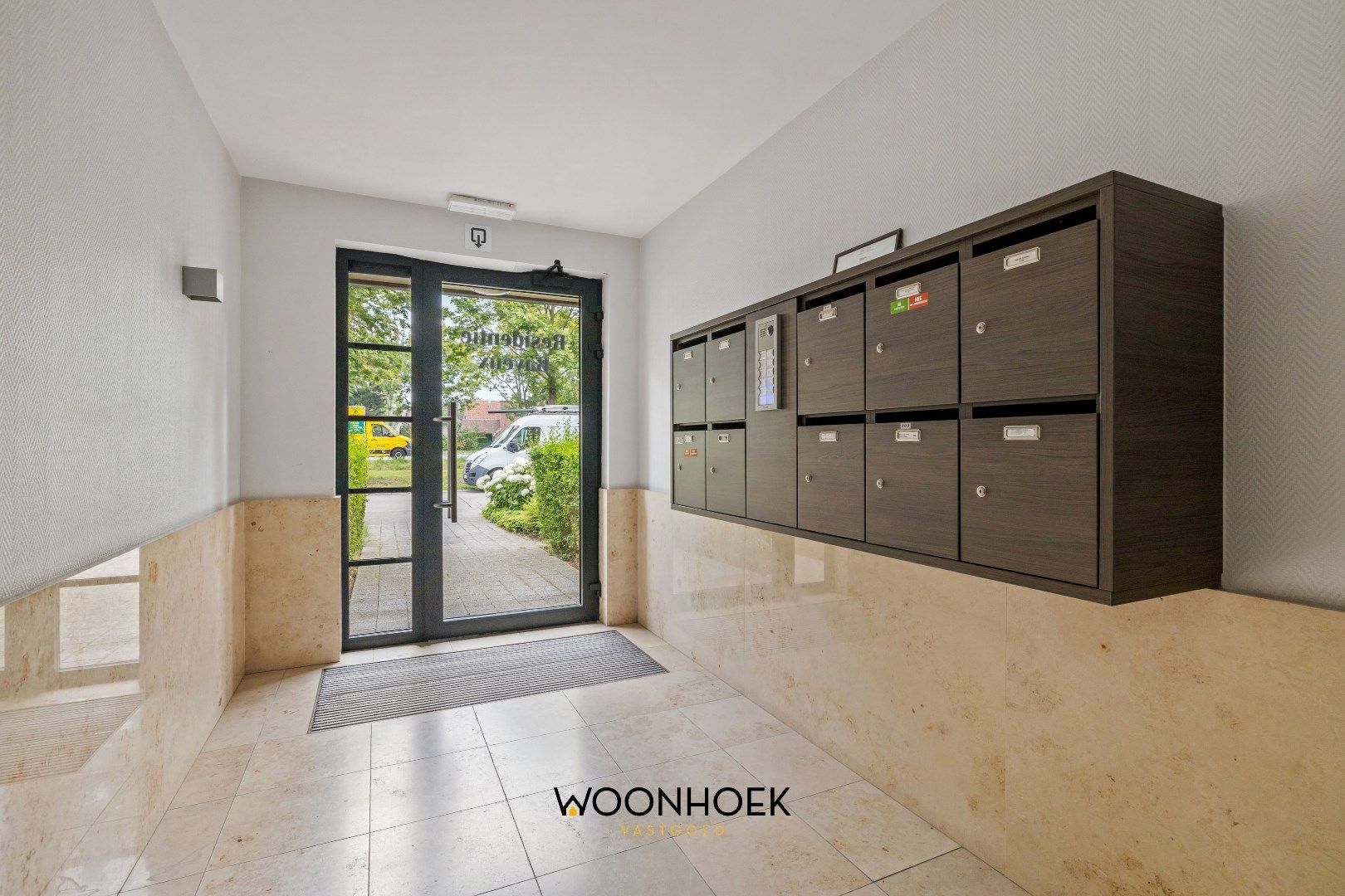 Instapklaar dakappartement op toplocatie in centrum Lokeren foto 23