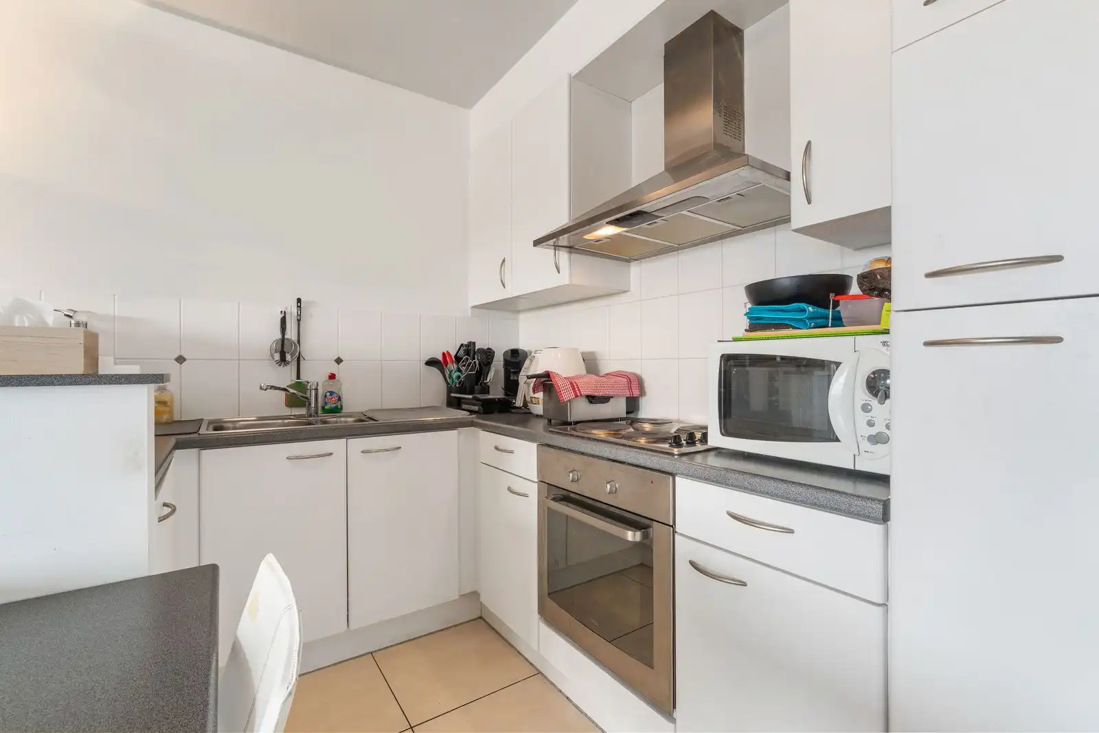Lichtrijk appartement gelegen op de tweede verdieping foto 3