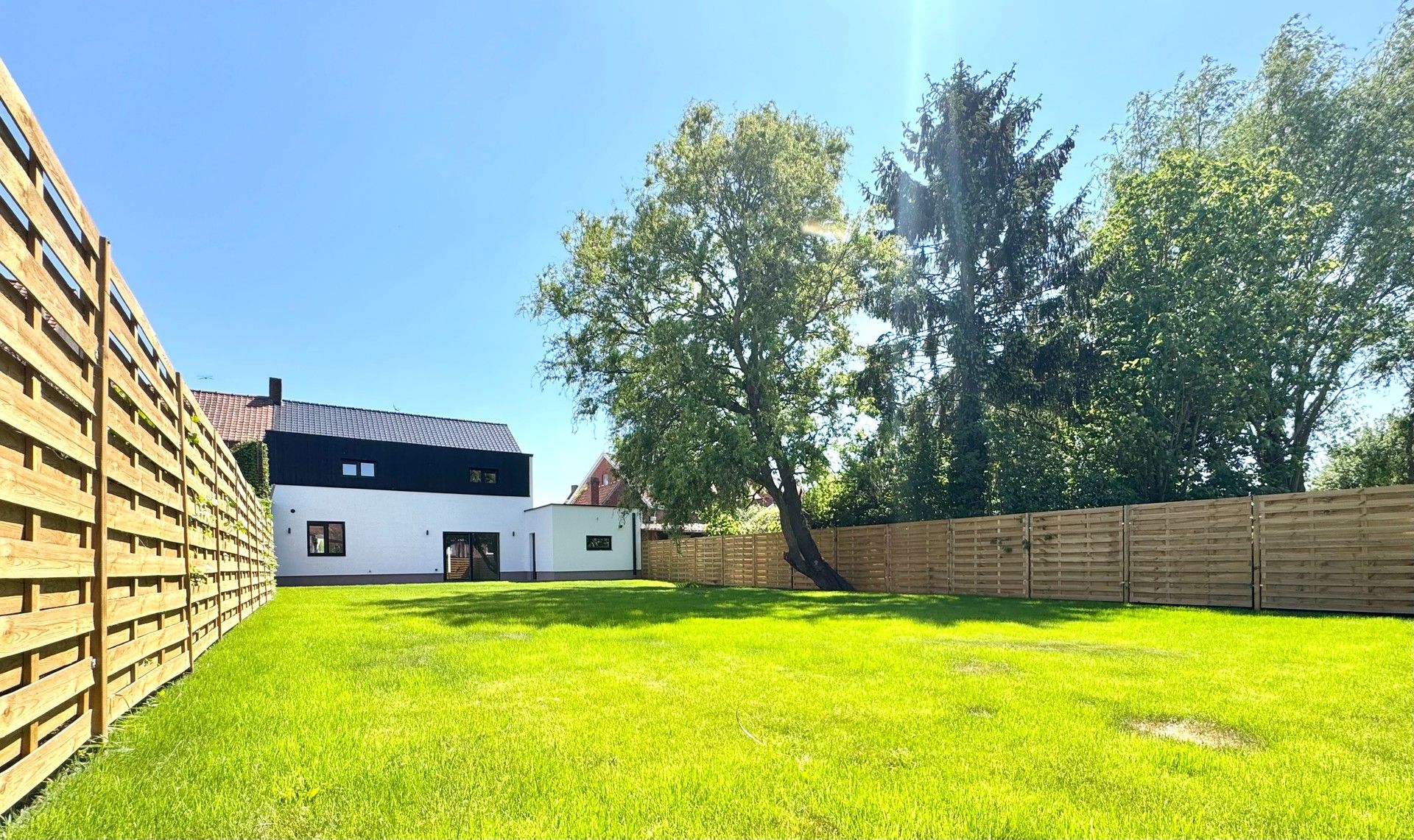 GERENOVEERDE WONING MET GROTE GARAGE foto 28