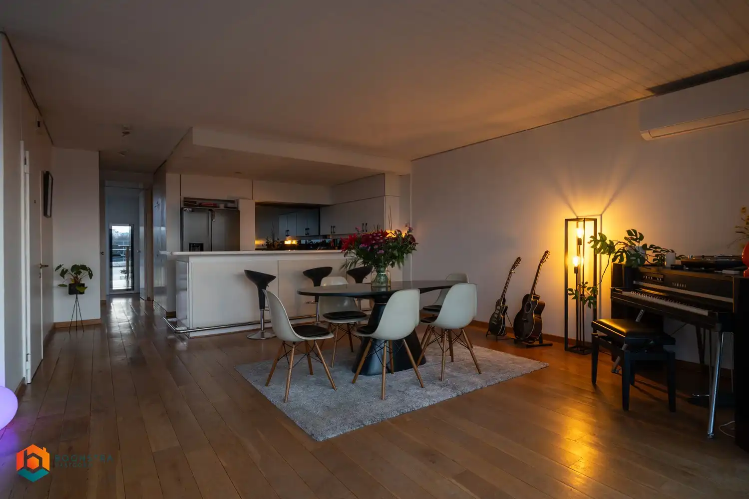 Exclusieve penthouse met 3 slpkrs, zéér riant terras (115 m²) en 2 autostaanplaatsen foto 6