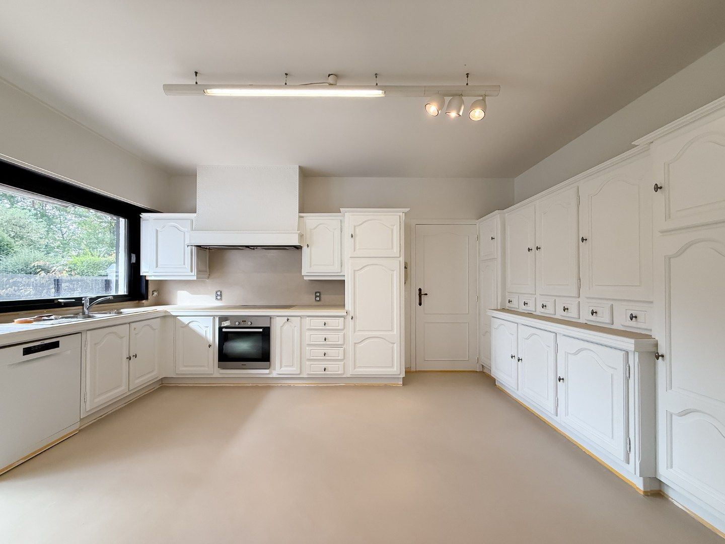 Exclusieve koppelvilla op top locatie nabij het Oosthoekplein en Royal Zoute Tennis Club foto 3