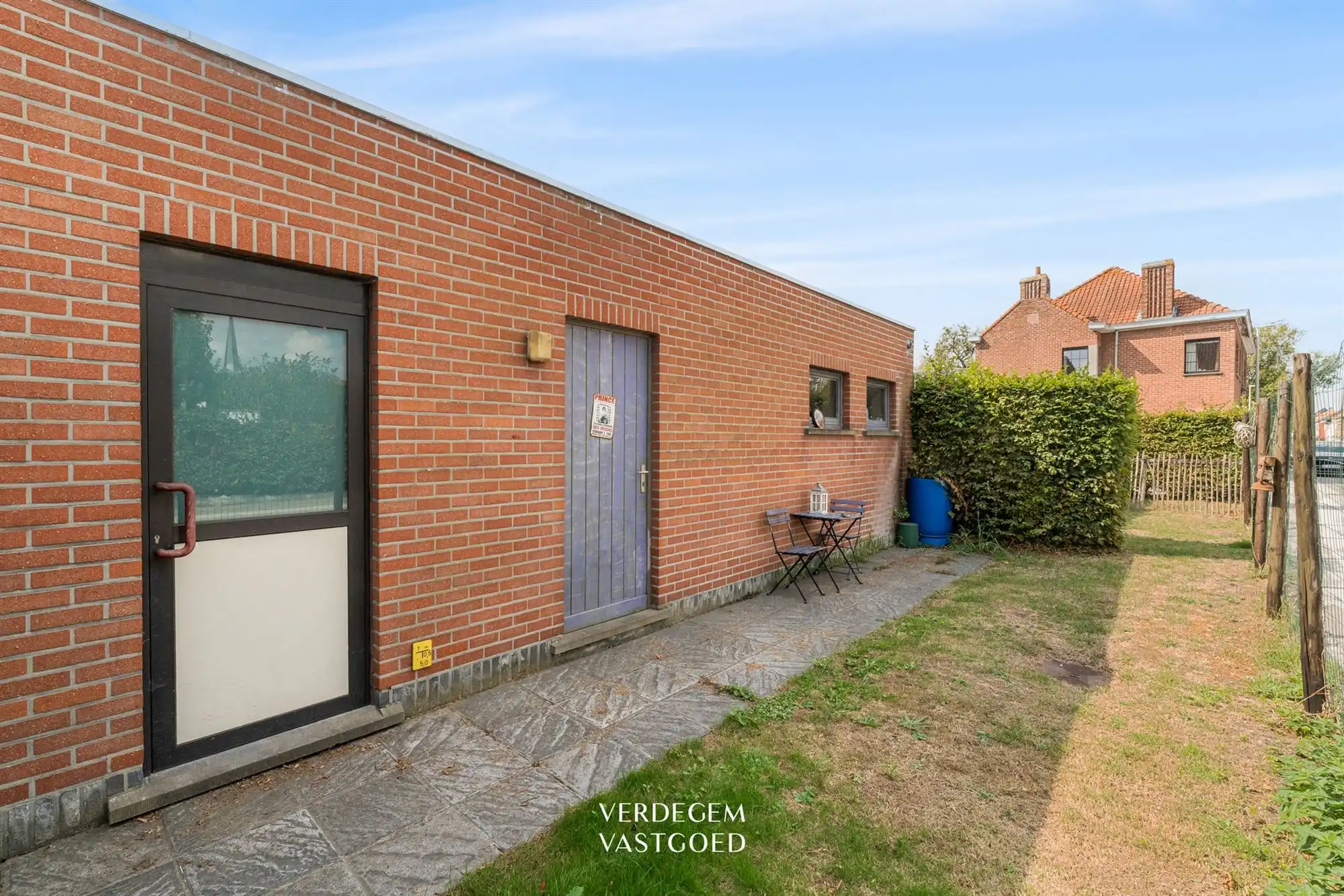 Centraal gelegen opbrengsteigendom met gelijkvloerse handel/kantoor en duplexappartement foto 6