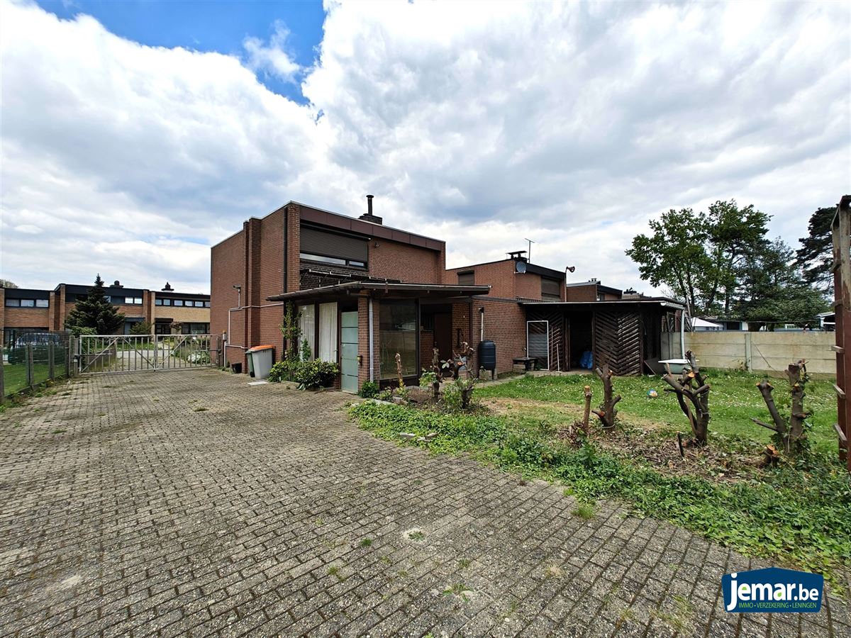 Vrijstaande woning met 3 slaapkamers en inpandige garage  foto 19