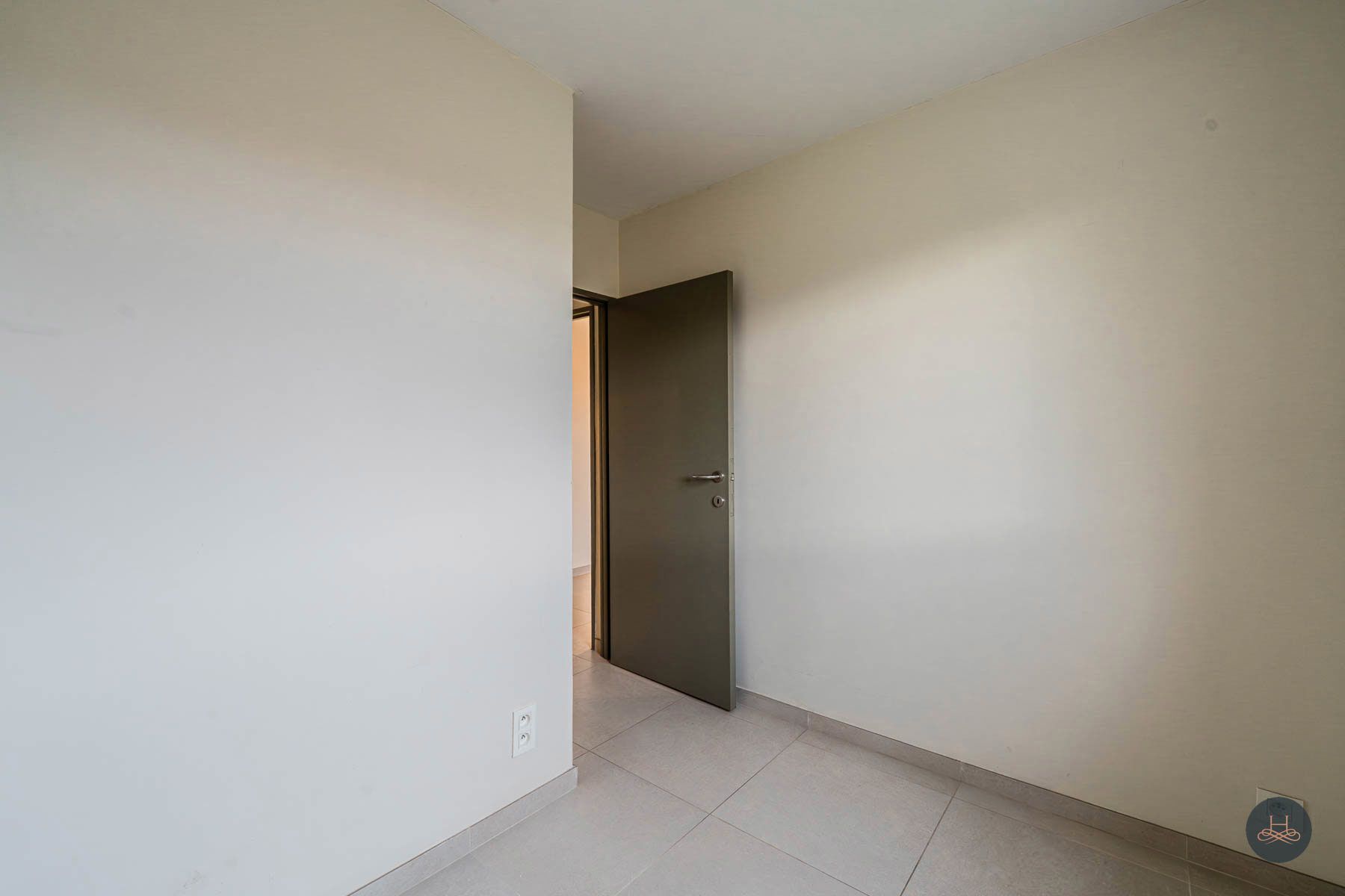 Vernieuwd 2 slaapkamer appartement met topligging foto 17