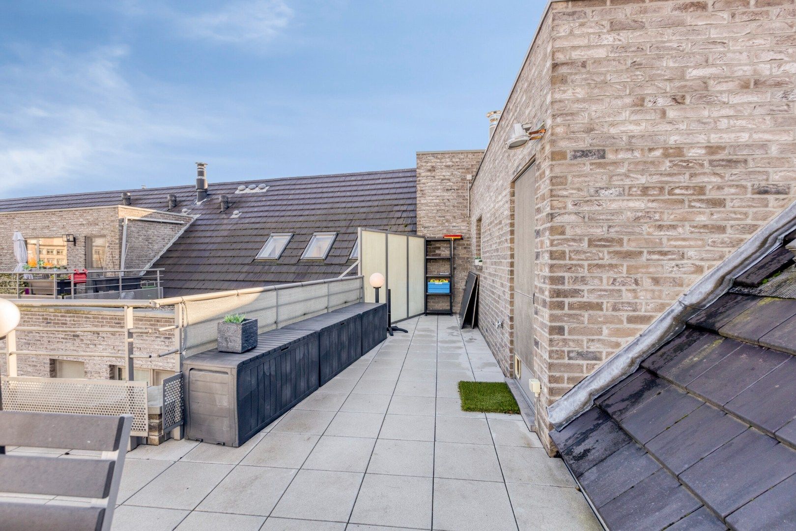 Ruim ingedeeld appartement met zonterrassen in het centrum. foto 14