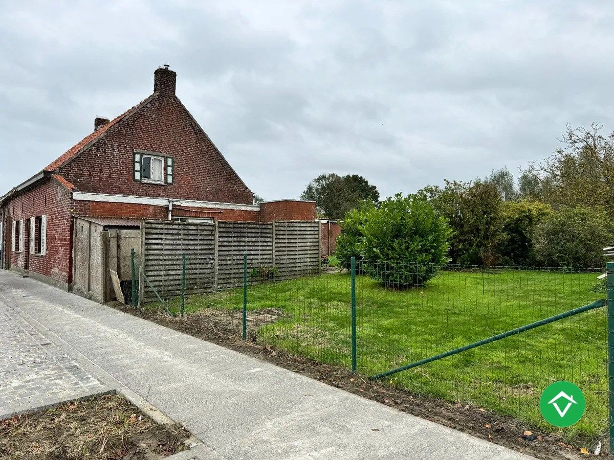 Te renoveren woning met 3  slaapkamers en bijhorend stuk grond te Koekelare  foto 4