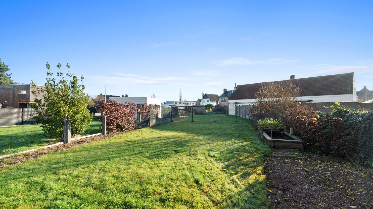 Te renoveren halfopen bebouwing met 2 slaapkamers. foto 15