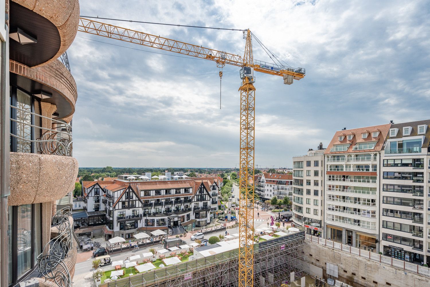 Instapklaar appartement (gevelbreedte van 8,6m!) met 3 slaapkamers op het exclusieve Albertplein te Albertplein Knokke-Zoute. foto 10