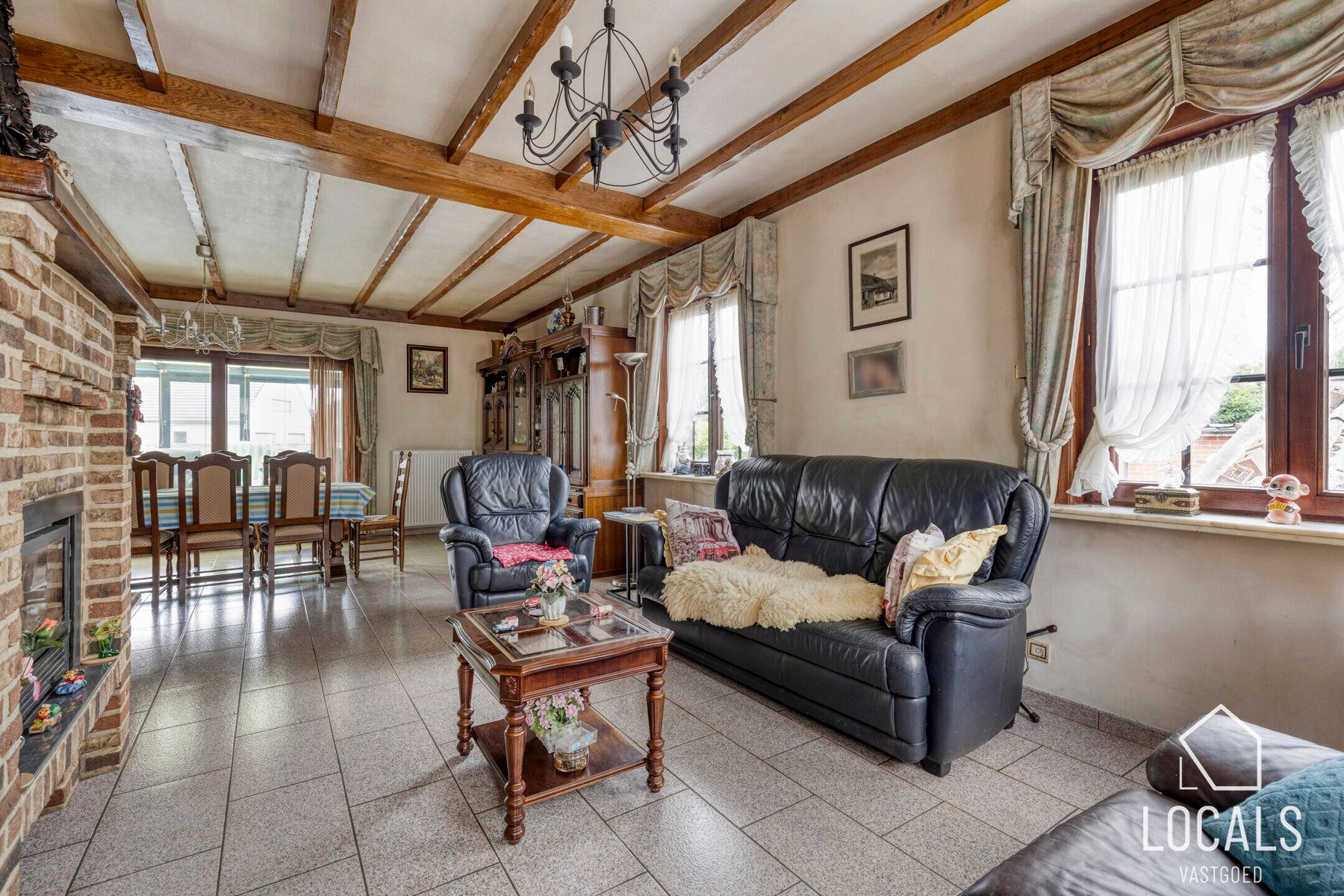 Zeer goed onderhouden ruime open bebouwing te Kerksken foto 5