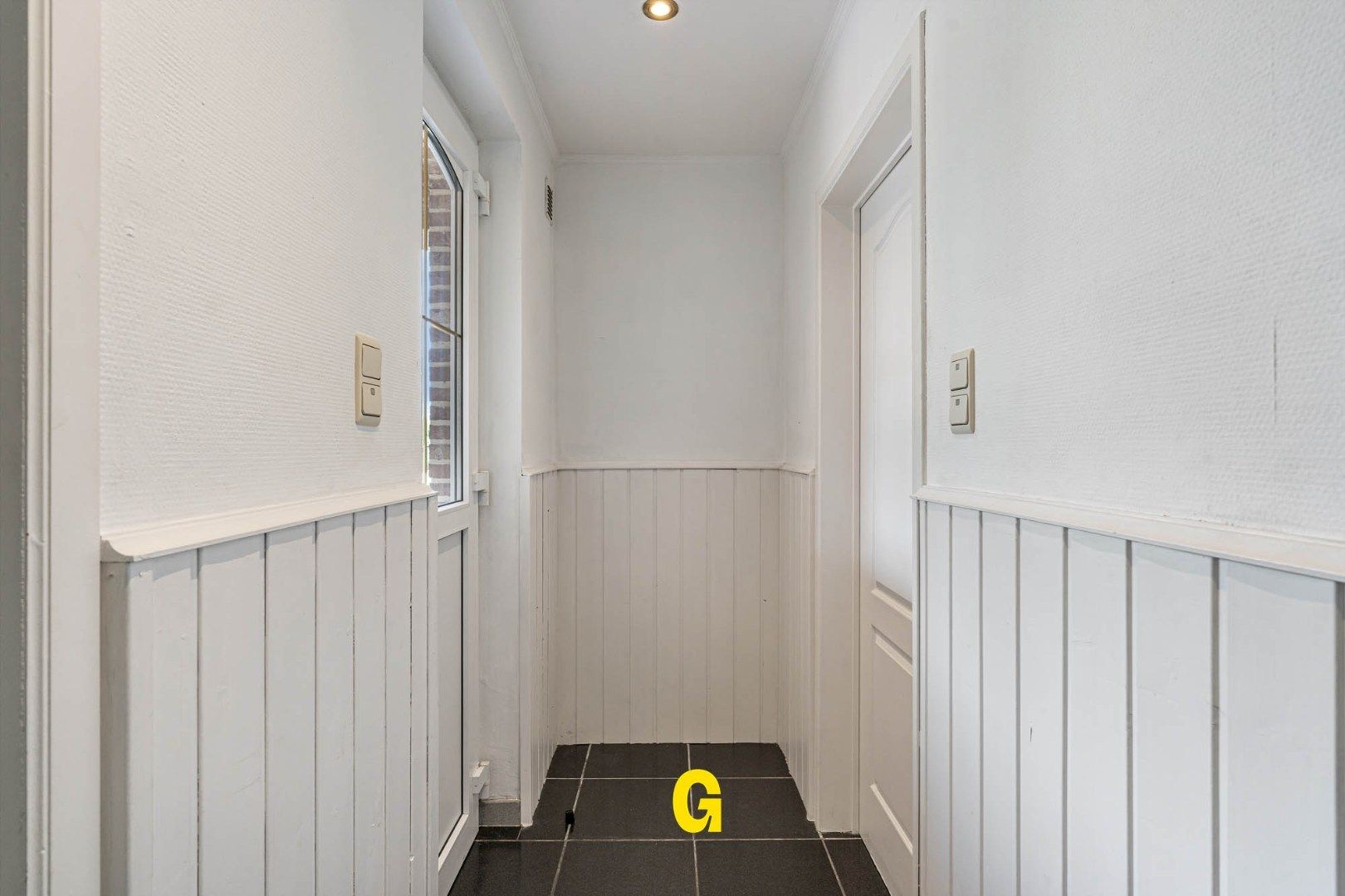 Verzorgde half-vrijstaande woning van degelijke kwaliteit, in een doodlopende kindvriendelijke straat in het mooie Romershoven foto 13