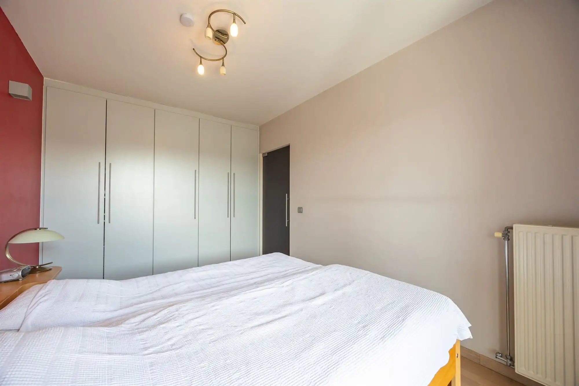 Instapklaar energiezuinig appartement met 2 slaapkamers en terras in Burcht foto 12