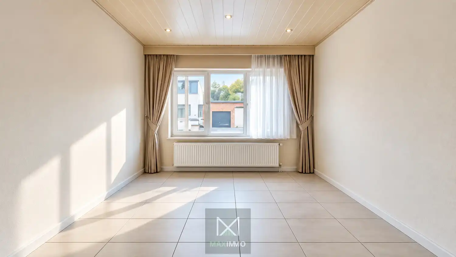 Ruime woning met dubbele garage, grote tuin en prachtig zicht op de velden foto 8