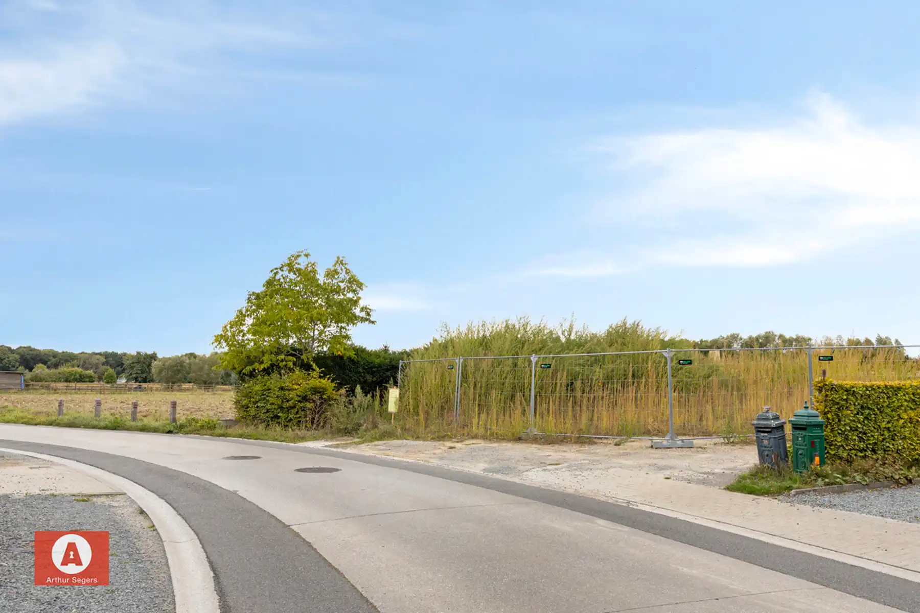 !!! IN OPTIE !!! Prachtige bouwgrond met uitzonderlijke groene verzichten foto 3