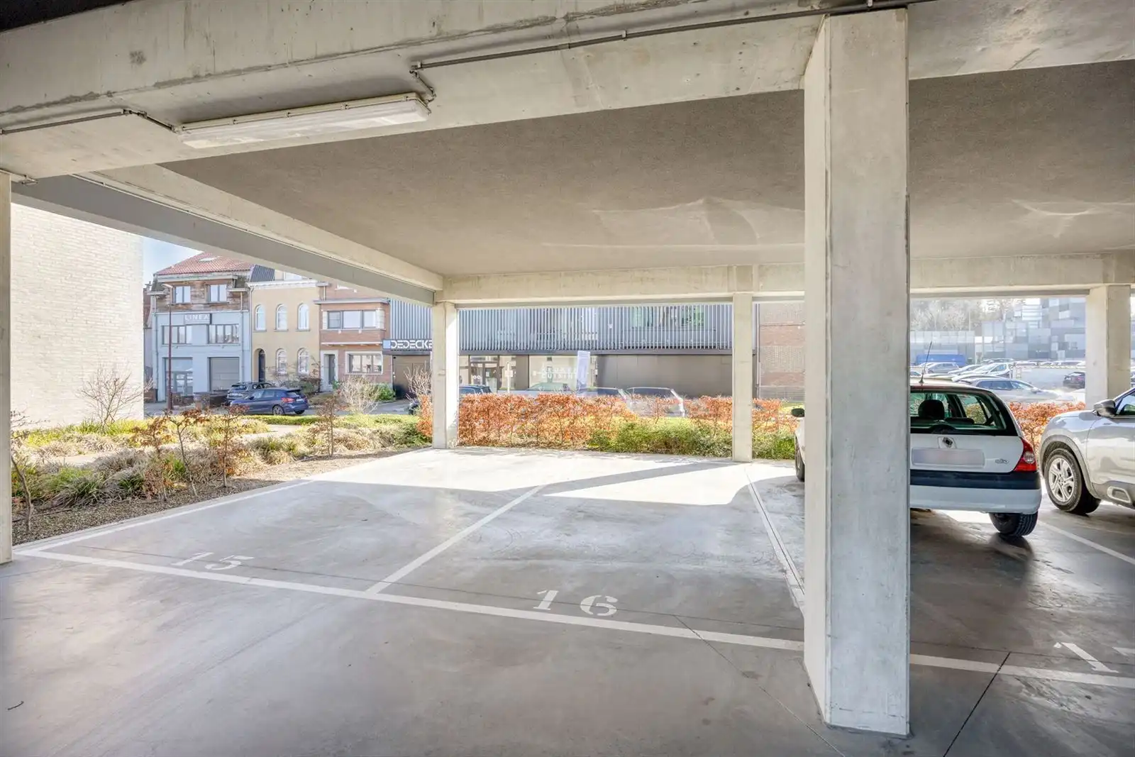 Appartement (2e verdiep) met 1 slaapkamer met ruim terras en staanplaats  foto 20