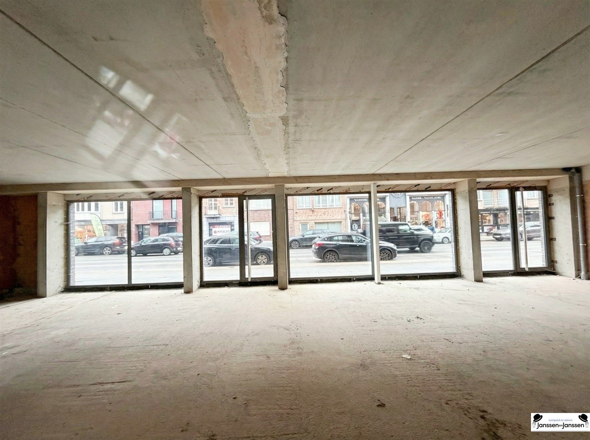 Commercieel gelijkvloers in het centrum van Brasschaat foto 2