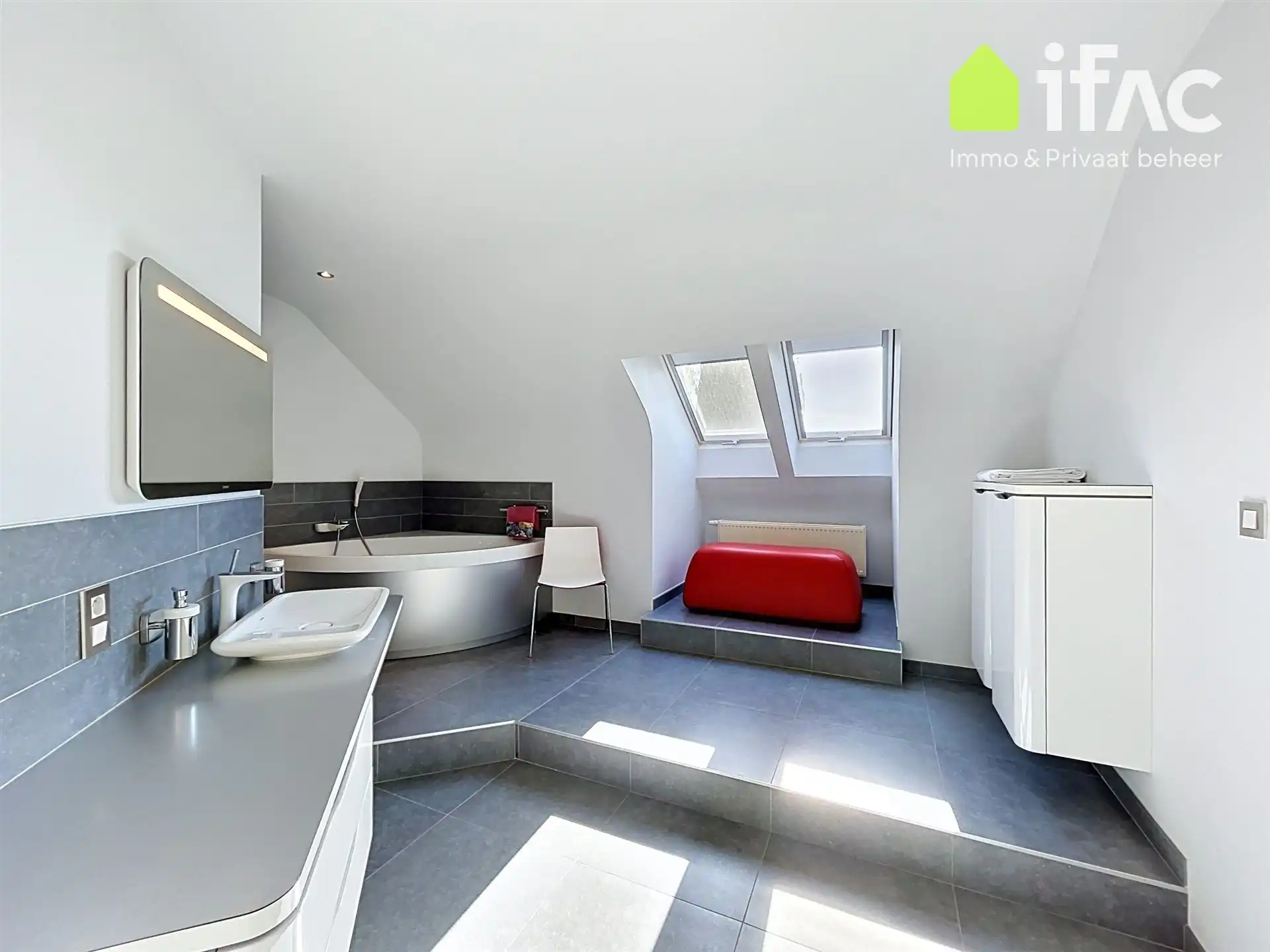 Ruime en energiezuinige villa op toplocatie foto 32