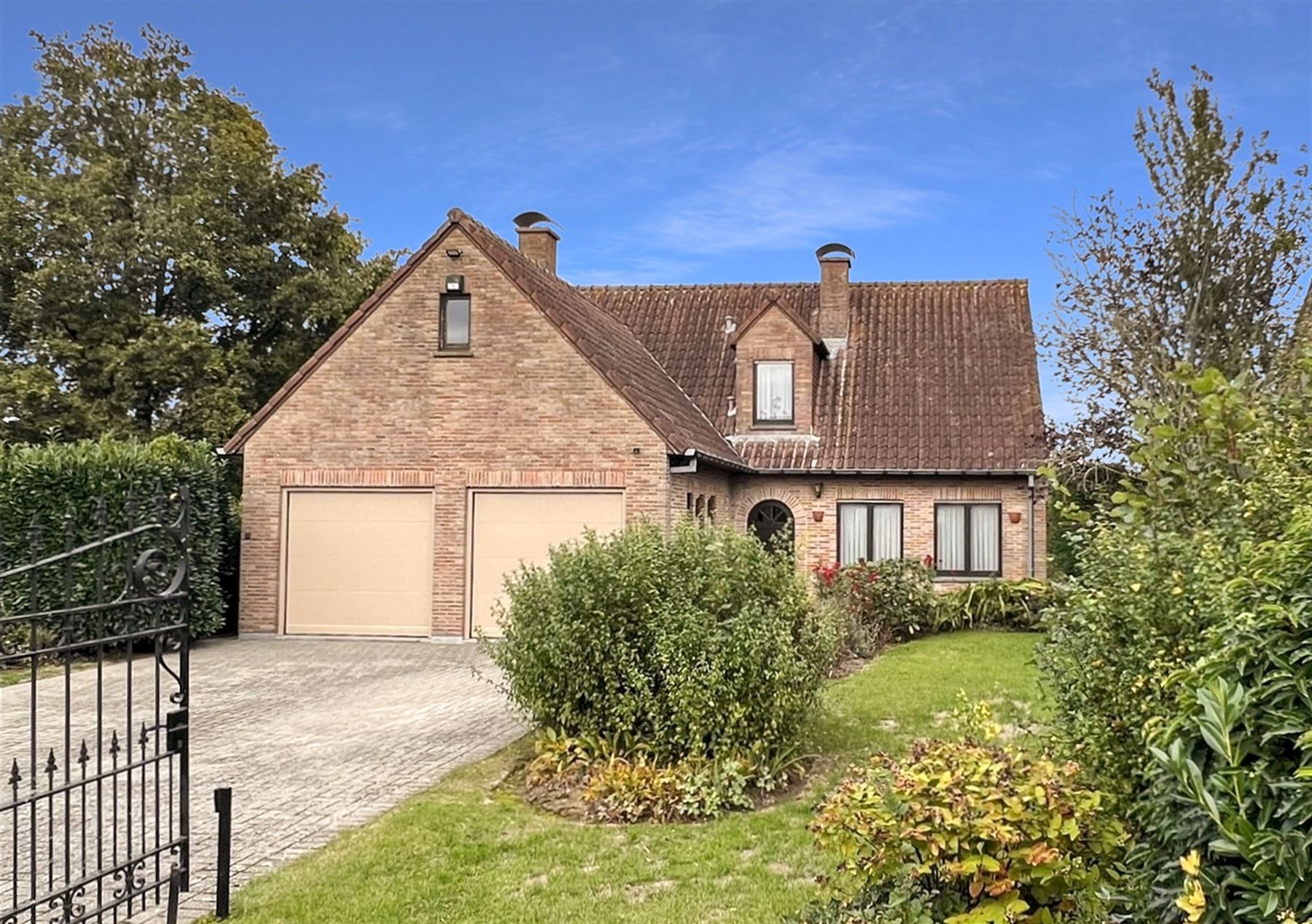 Ruime, goed onderhouden villa met prachtig uitzicht foto 18