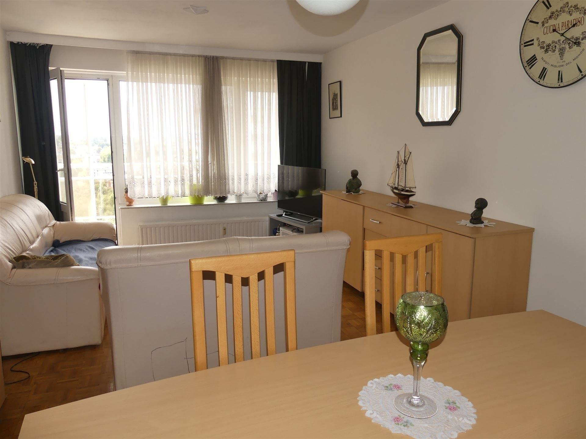 Charmant appartemen met terras ! foto {{pictureIndex}}