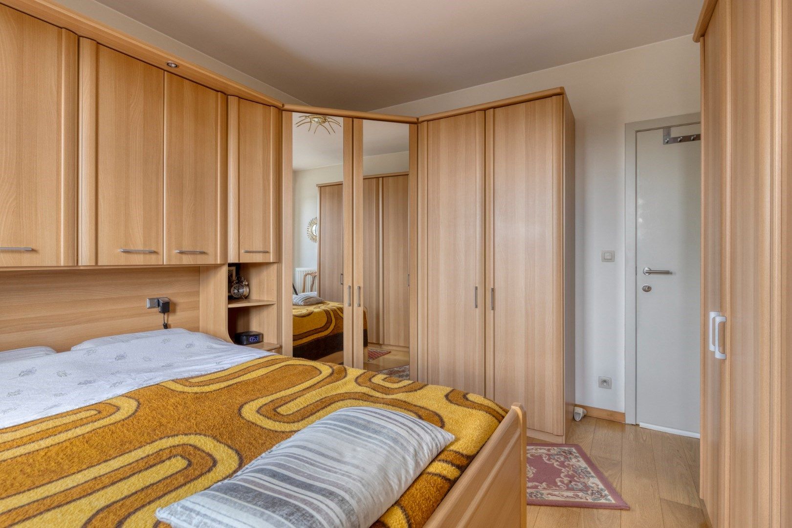 Instapklaar 2-slaapkamer appartement met zonnig terras en optionele garagebox foto 10