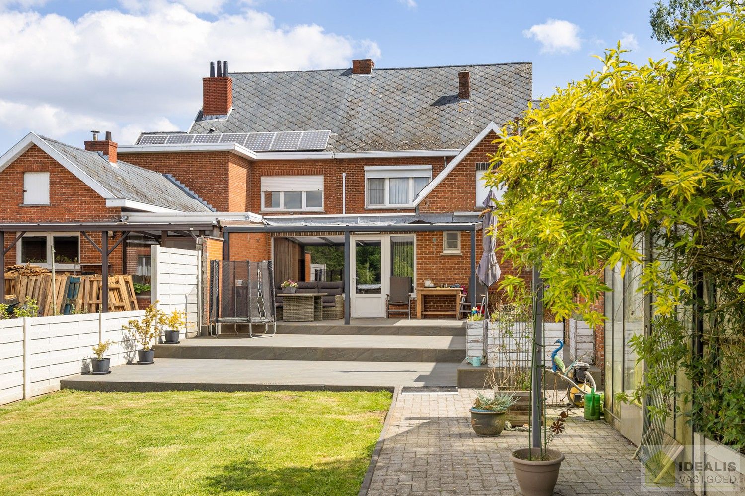 IDEALIS VASTGOED – RECENT GERENOVEERDE WONING (2021) OP EEN PERCEEL VAN MAAR LIEFST 8A92CA OP EEN ZEER GUNSTIGE LOCATIE! Deze ruime woning met een netto bewoonbare oppervlakte van +- 170m² bevindt zich langs de Paalseweg in Hulst, deelgemeente van Tessenderlo-Ham. Naast de perfecte ligging is het een prachtig afgewerkte woning met een royale leefruimte, zeer ruime open keuken, 3 slaapkamers en badkamer. Een uniek aanbod voor wie op zoek is naar een volledig gerenoveerde instapklare woning. foto 25