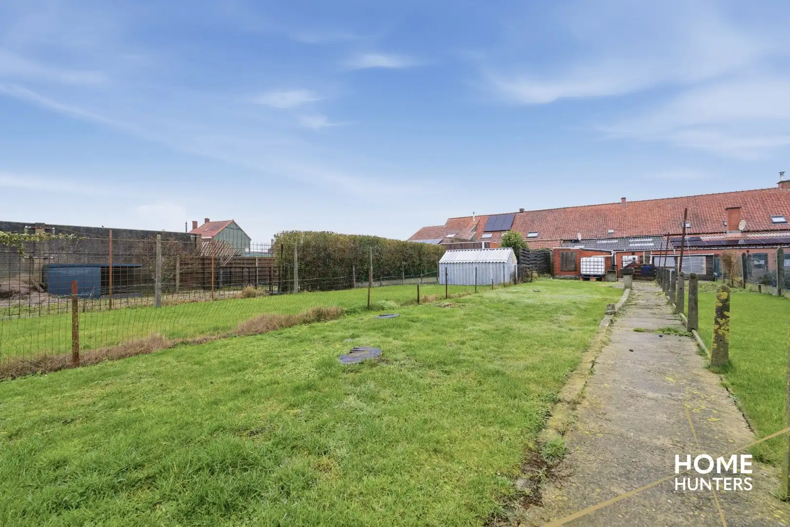 Te renoveren woning met 3 slaapkamers en ruime garage in Vlamertinge foto 21