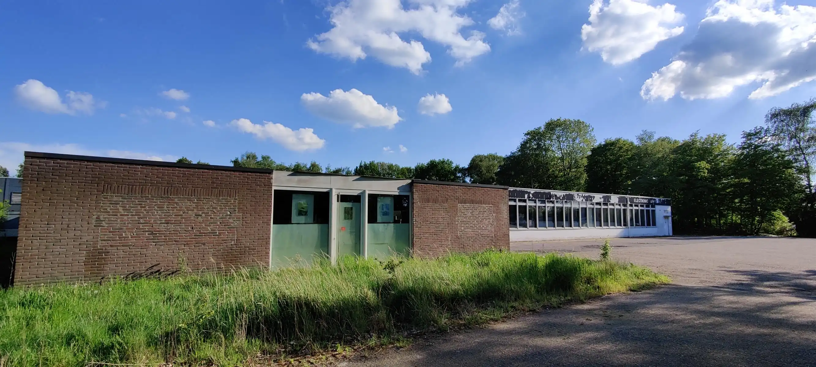 Industriegrond circa 25500 m² met bedrijfsgebouw en loods foto 3