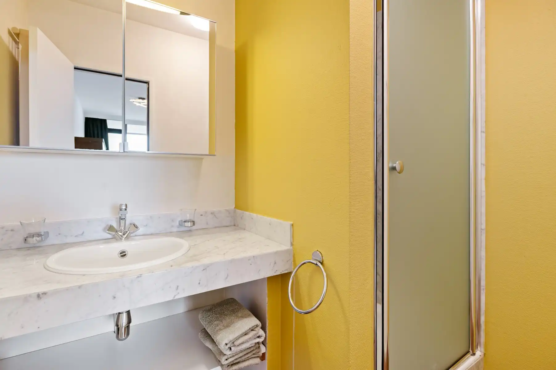 Volledig gerenoveerd en instapklaar appartement 121m² + 26m² terras foto 16