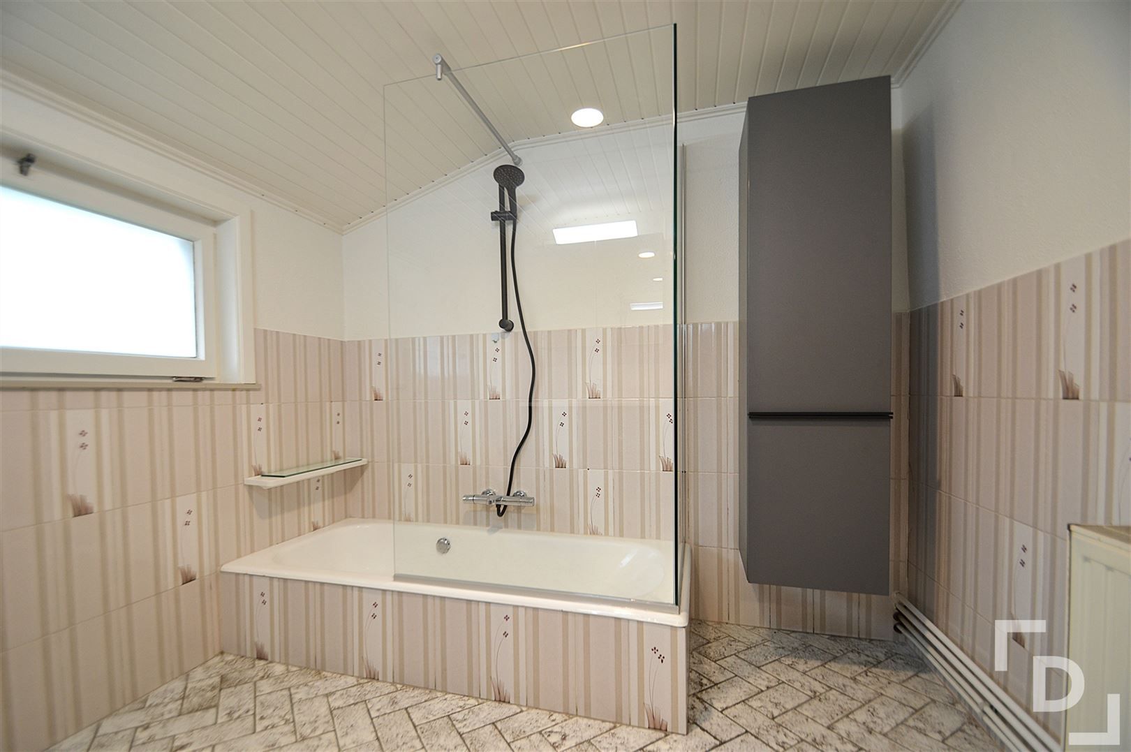 "Gerenoveerde stadswoning in het centrum van Poperinge" foto 10