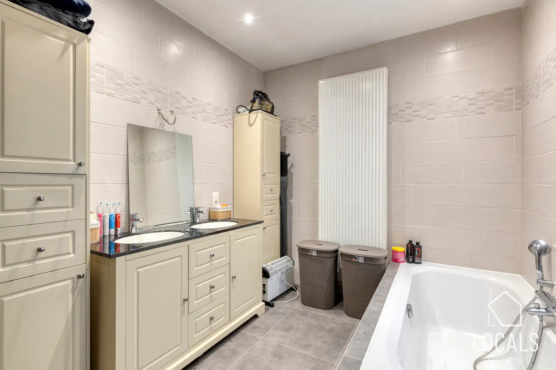 Instapklare en ruime woning in Liedekerke foto 8