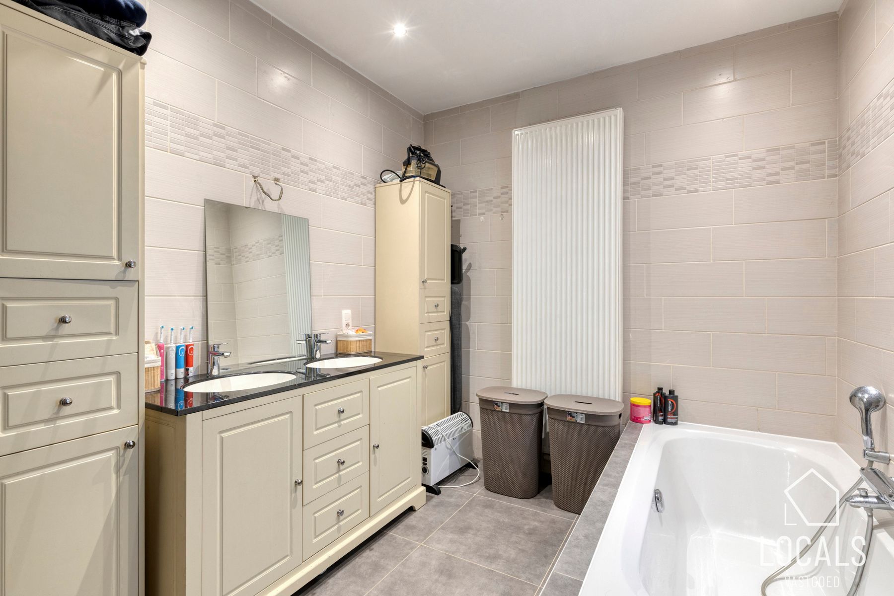 Instapklare en ruime woning in Liedekerke foto 9