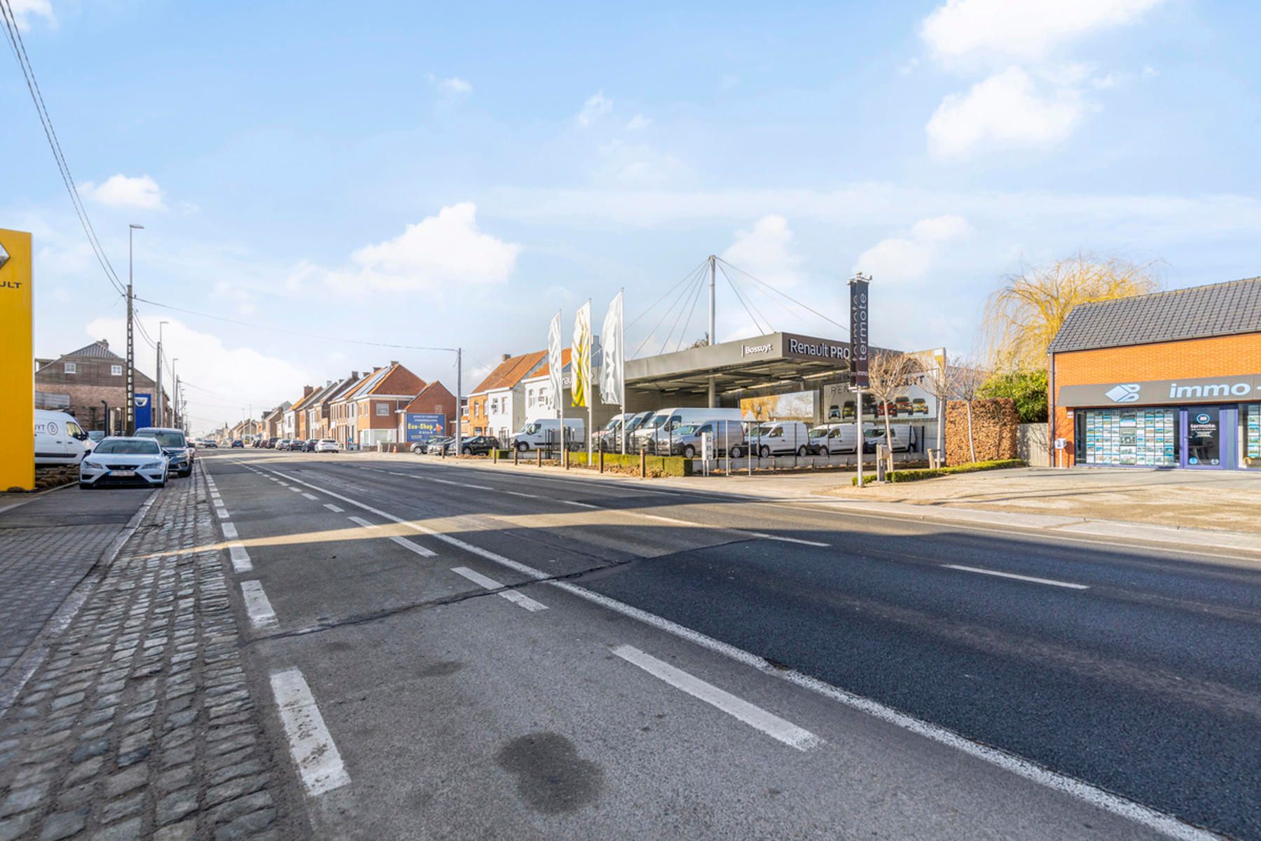 Eigendom met villa met tuin, 2 magazijnen en grote parking ! foto 35