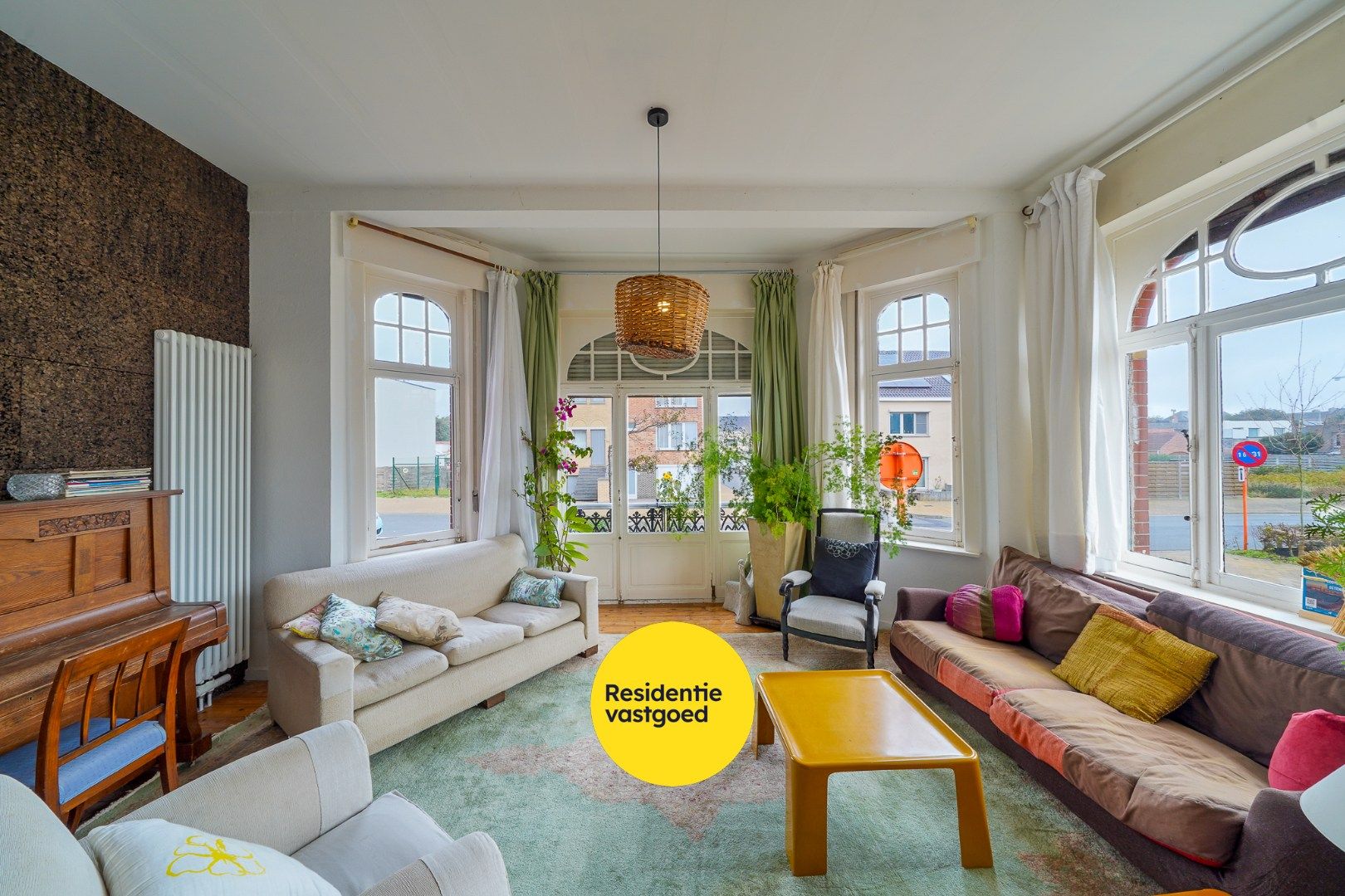 Unieke en karaktervolle hoekwoning te Raversijde foto 2