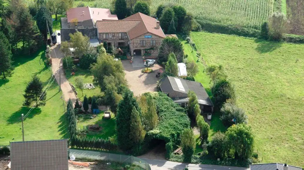 Charmehotel met 10 kamers te koop in Oudenburg foto {{pictureIndex}}