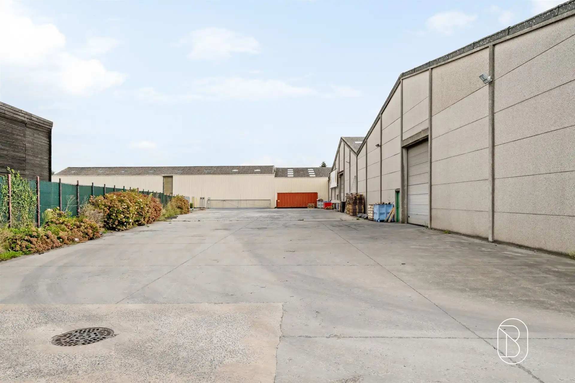 Loodsencomplex met parking, op een centrale ligging  foto 8