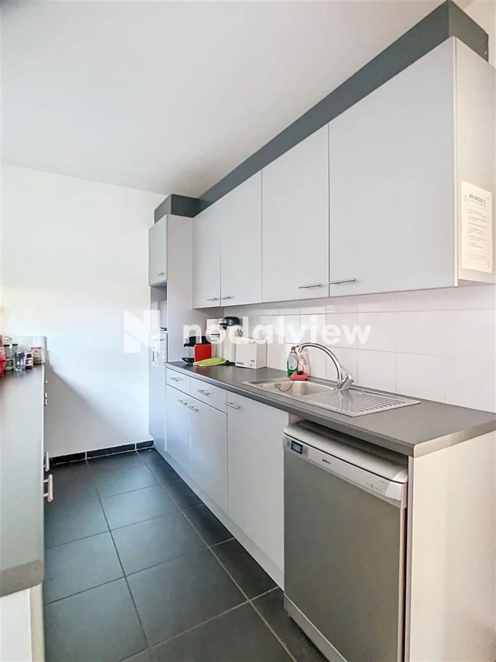 Gerenoveerd kantoorgebouw te huur foto 12