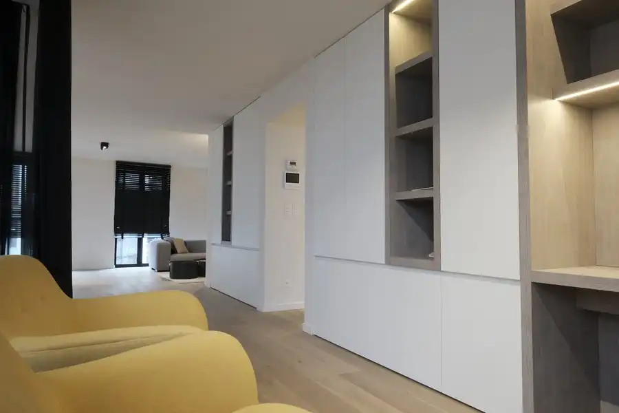 Prachtig gemeubeld luxeappartement met twee slaapkamers gelegen in dé winkelstraat van Hasselt foto 21