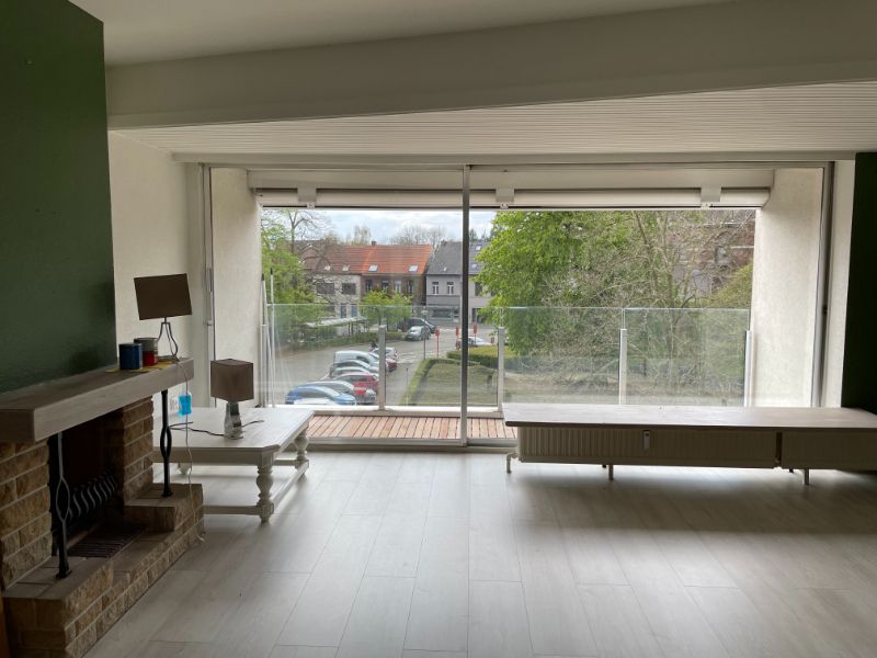 Ruim appartement met fijn uitzicht foto {{pictureIndex}}