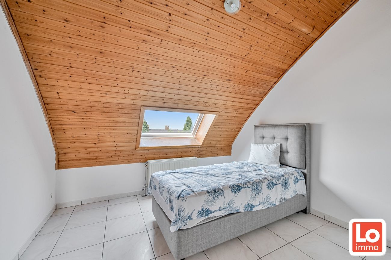 Mooi appartement met 2 slpks, terras en autostaanplaats in centrum Lochristi foto 12