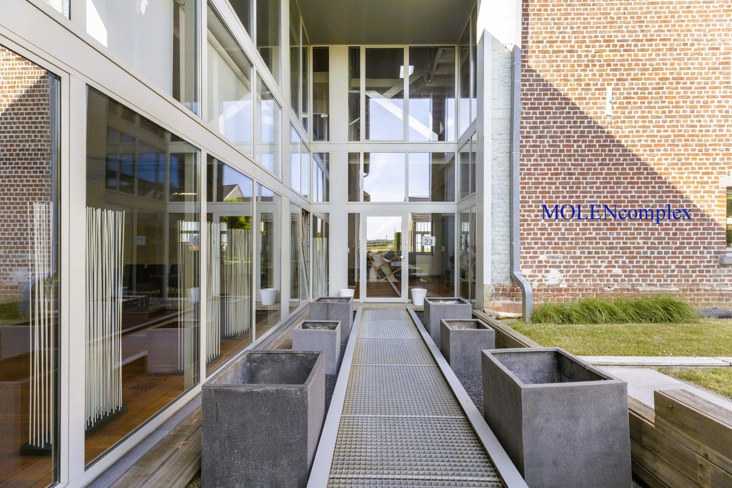uniek GEHEEL van topklasse VILLA  met een afzonderlijk historisch MOLEN-complex (kantoren / eventlocatie) foto 23