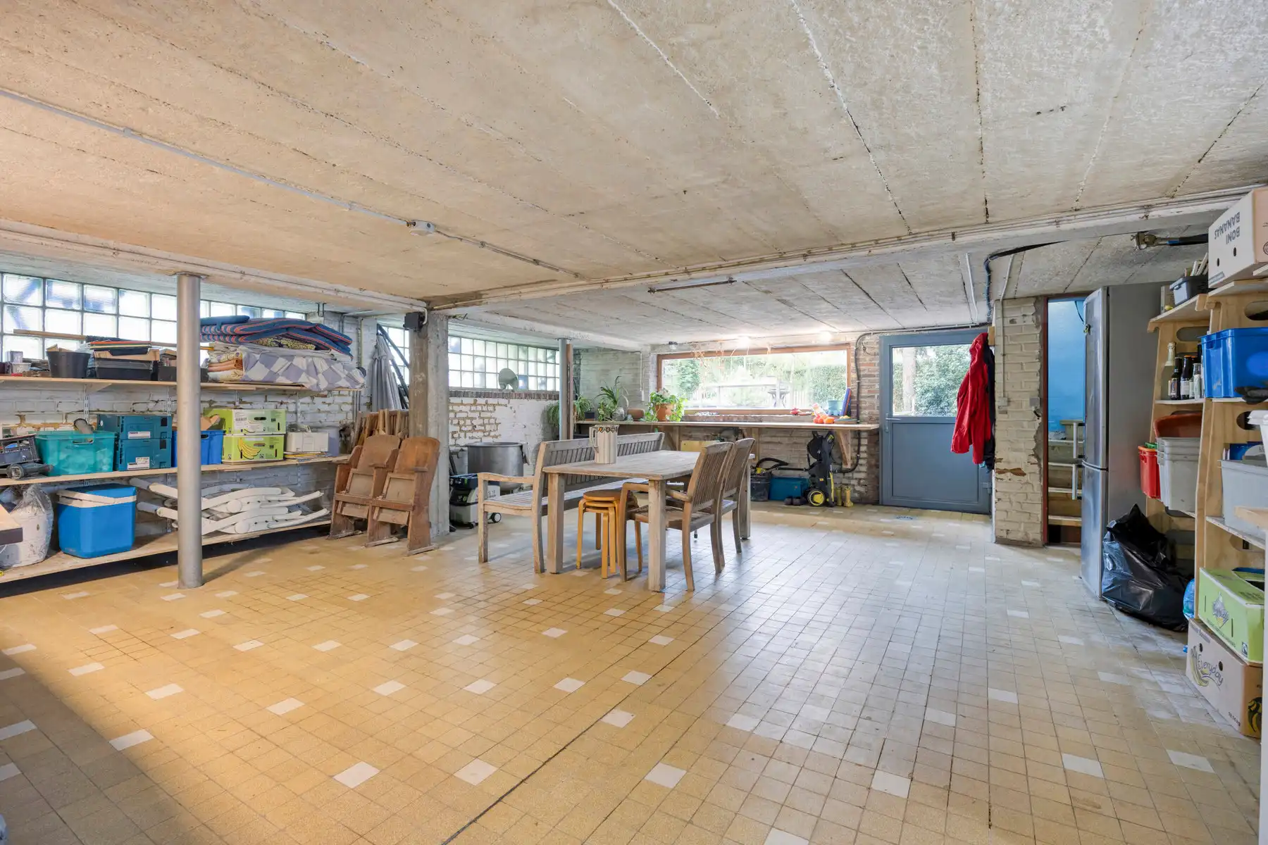 Ruime villa in een groene omgeving foto 27