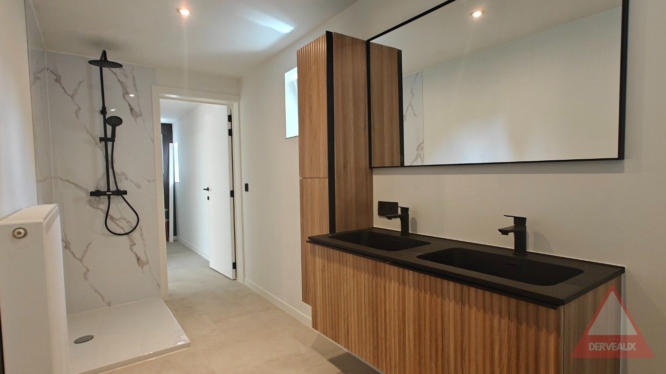 Moorslede – Instapklare, volledig gerenoveerde woning met gezellige tuin foto 8