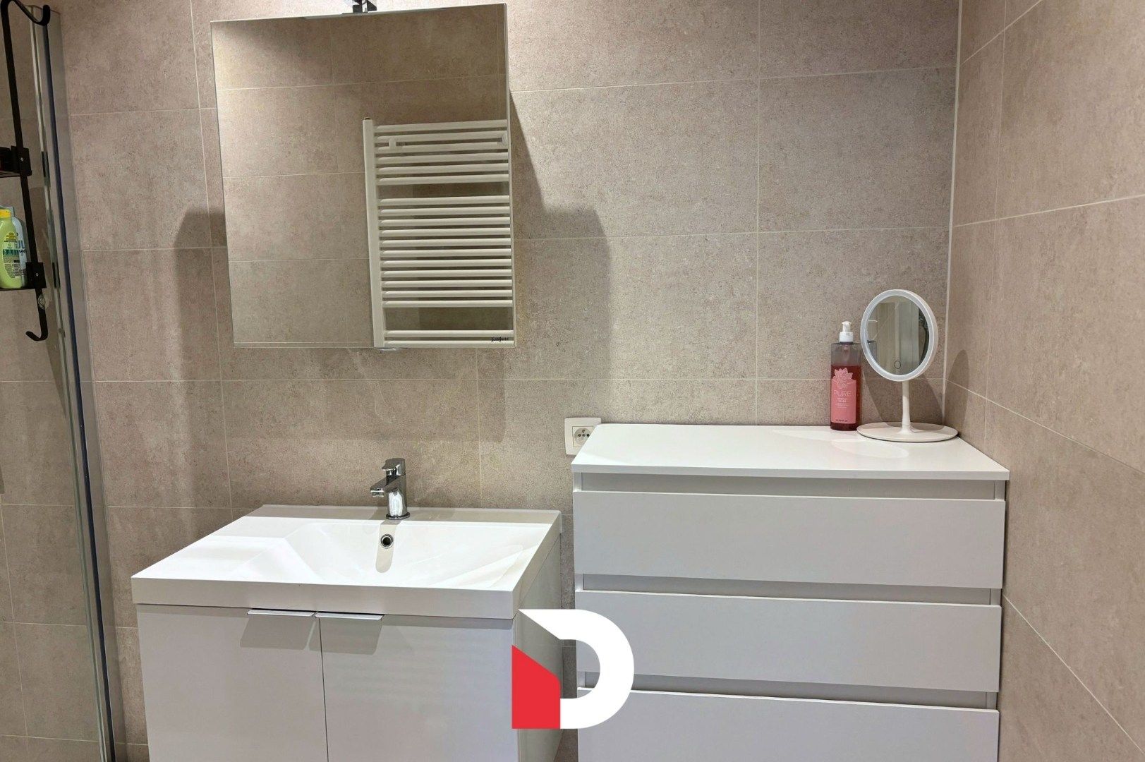 Modern appartement met ruim terras en 1 slaapkamer foto 12