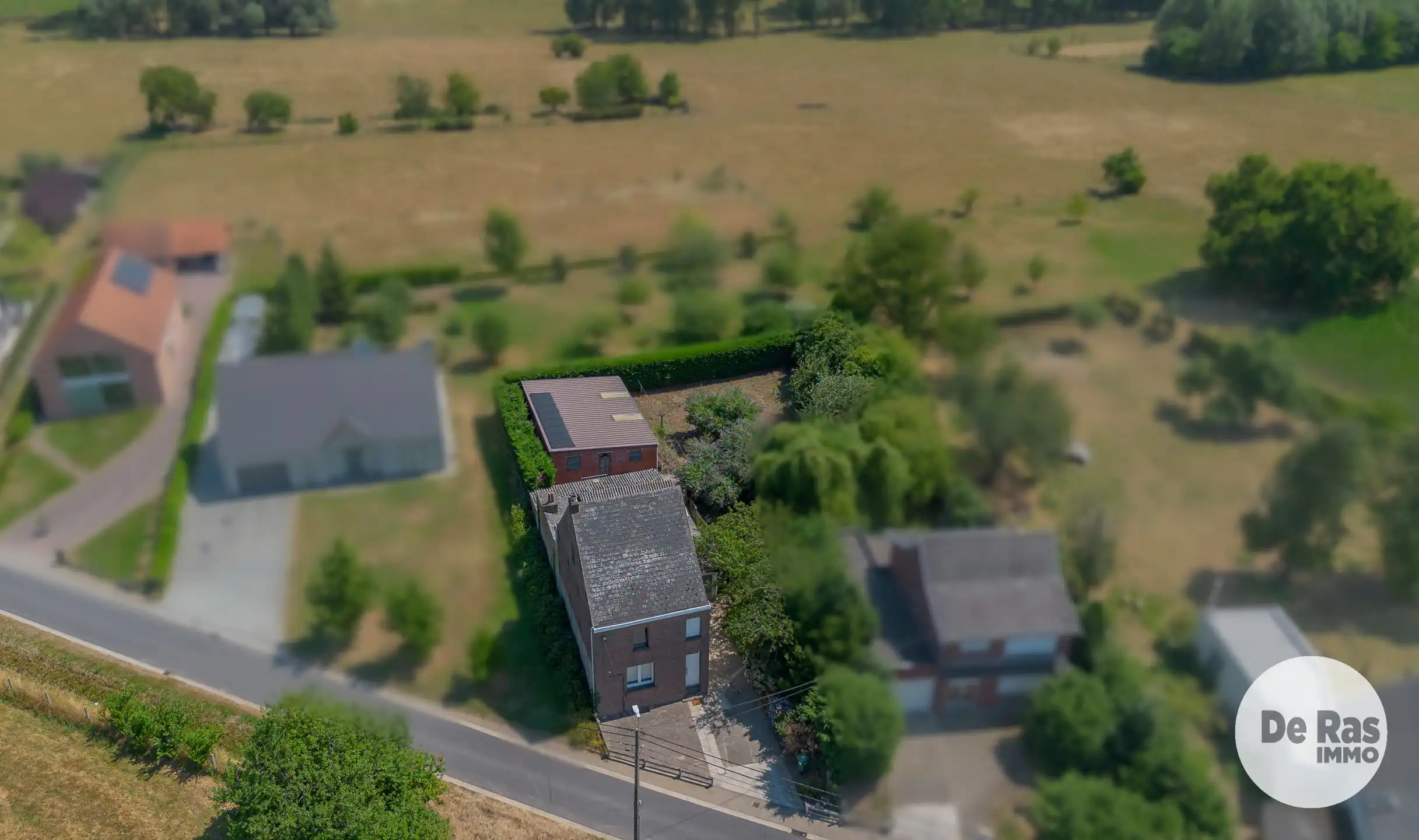HAALTERT - Unieke renovatiekans op een groene locatie foto 2