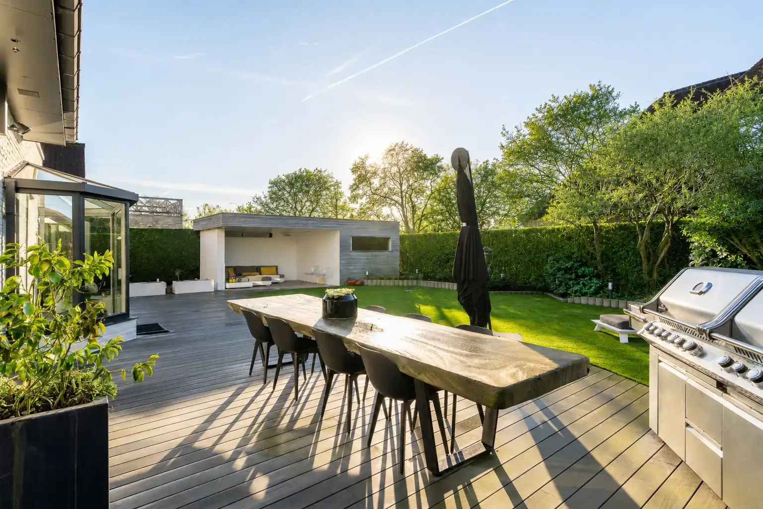 Alleenstaande villa met 4 slaapkamers in een residentiële omgeving. foto 43