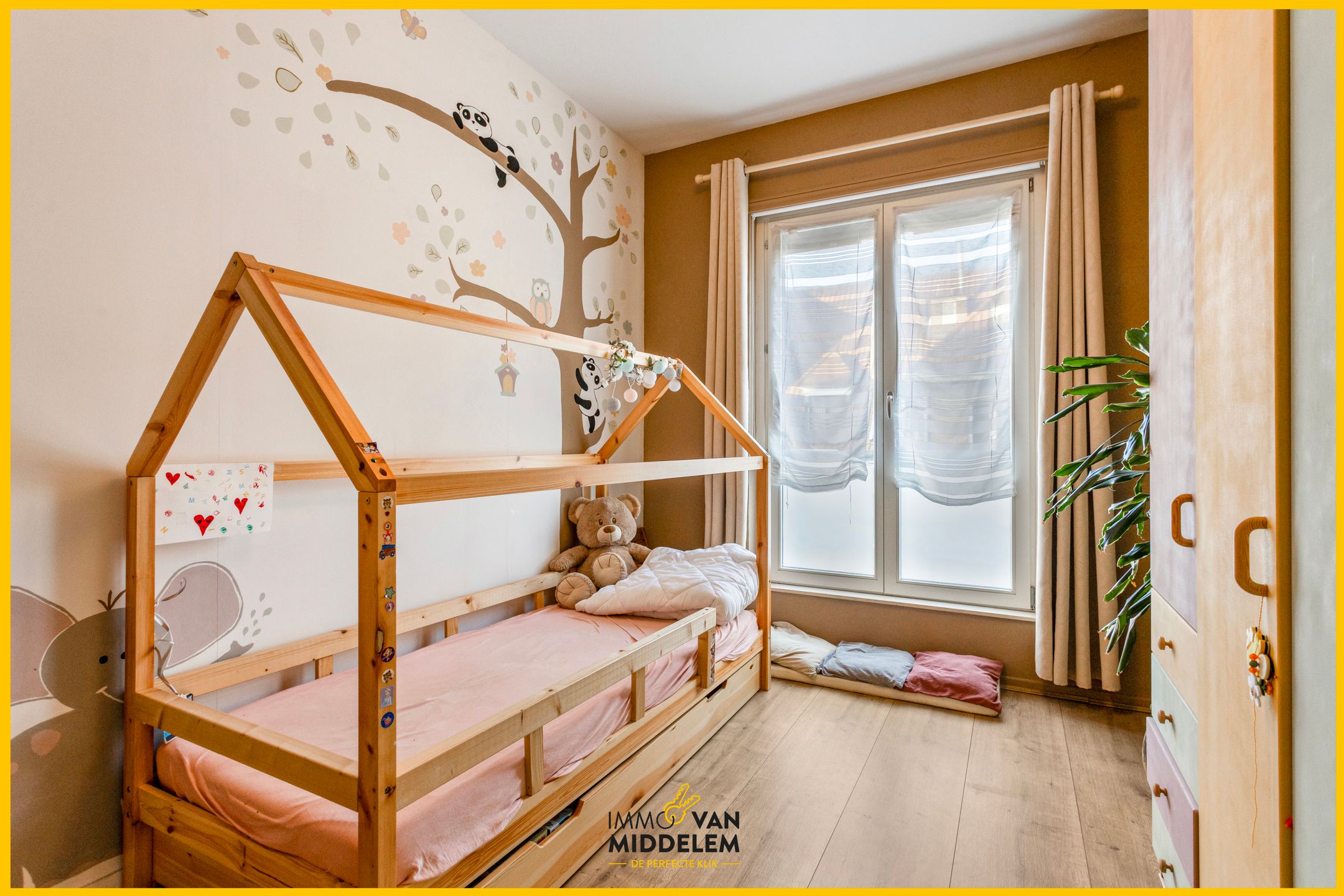 CHARMANTE GEZINSWONING MET 3 SLPK EN TUIN foto 13