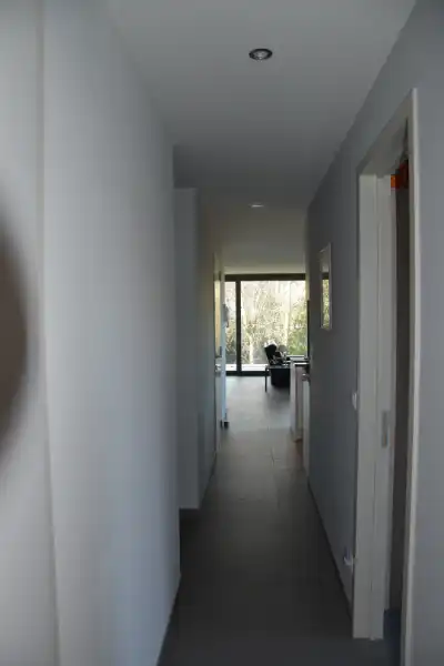 Ruim woonappartement met 2 slaapkamers in kleine residentie, centraal gelegen. foto 9